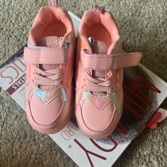 Sneakers with rollers.New - Picture 2 of 11